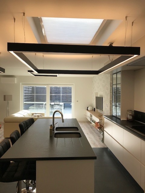 moderne led hanglamp op maat voor de keukeneiland